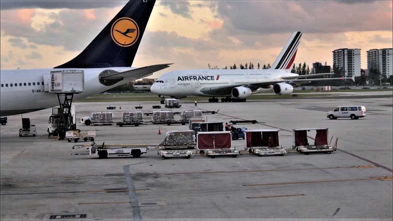 photo a380 air france miami - paris.mp42018-02-04 18-29-51.250